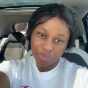 Lolaa22